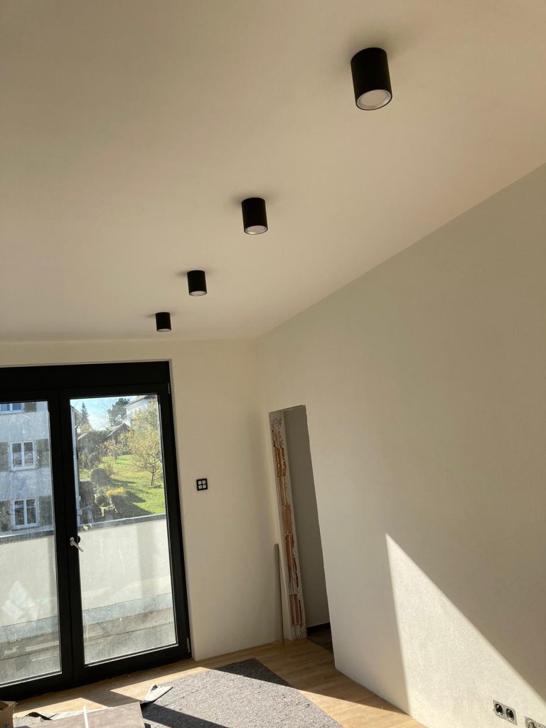 Deckenleuchten in der Bauphase