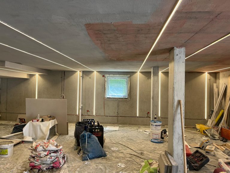 Beleuchtung während der Installation