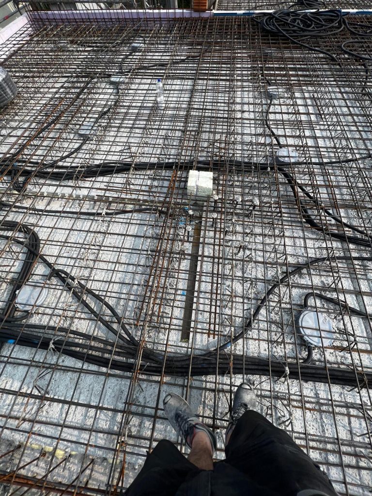 Leitungsverlegung vor dem Betonieren